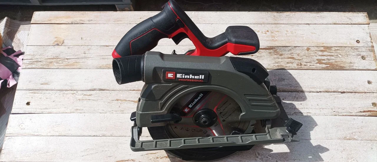 Evaluating the Einhell Professional Cordless Circular Saw: Performance and Features