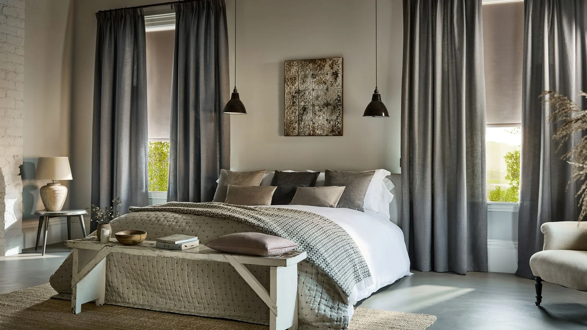 Choosing the Right Window Treatments: A Guide to Curtains and Blinds