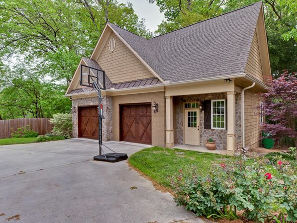 detached garage apartment ideas