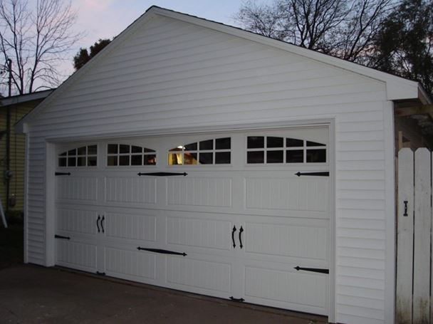 detached garage landscaping ideas