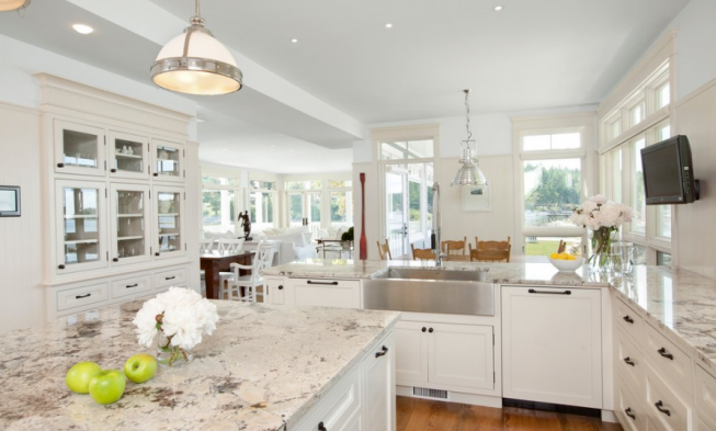 10 Antique White Kitchen Cabinets That Jazz Your Kitchen Up