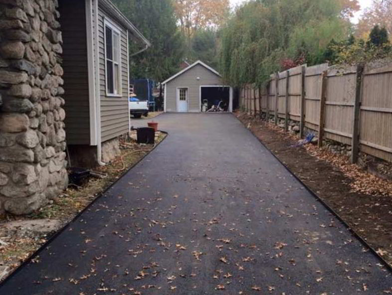 Steel driveway edging design