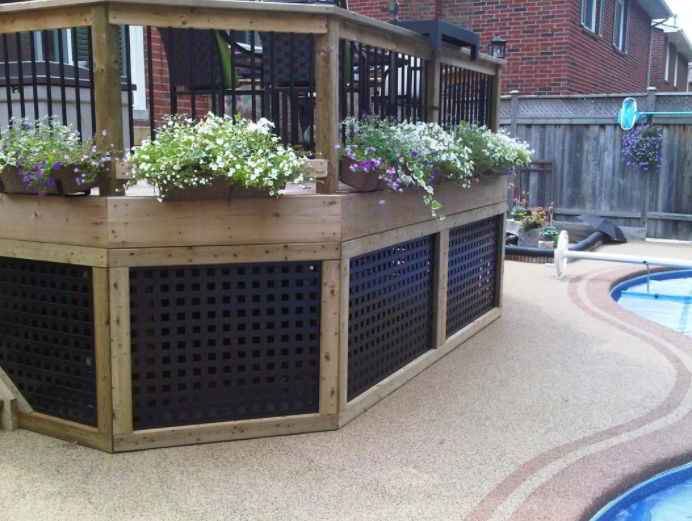 Black and Bold Deck Lattice