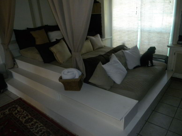 Simple Romantic with Canopy