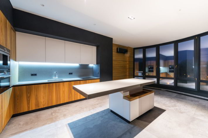 Customize Kitchen Cabinets