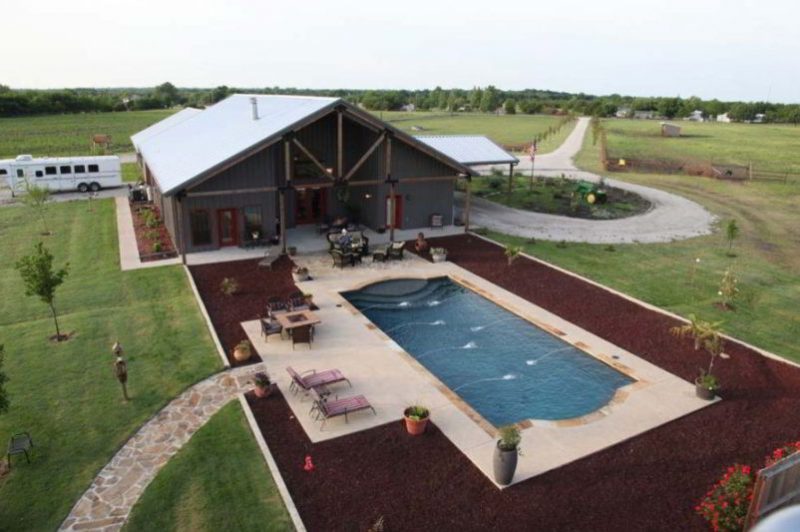 Comfortable metal house with private pool