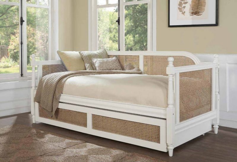 Hillsdale Caspian daybed with trundle