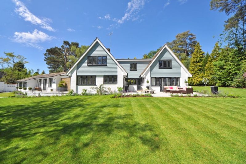 Tips On Taking Care Of A Large Yard