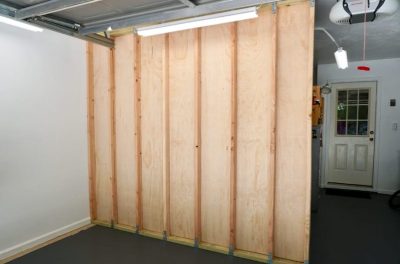 How Do I Put up a Temporary Wall in the Garage