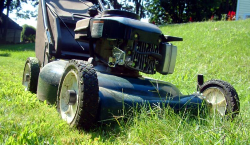 are lawn mowers 2 or 4 cycle