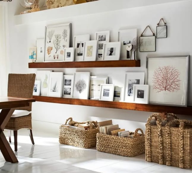 A gallery wall of photos GRIP ELEMENTS