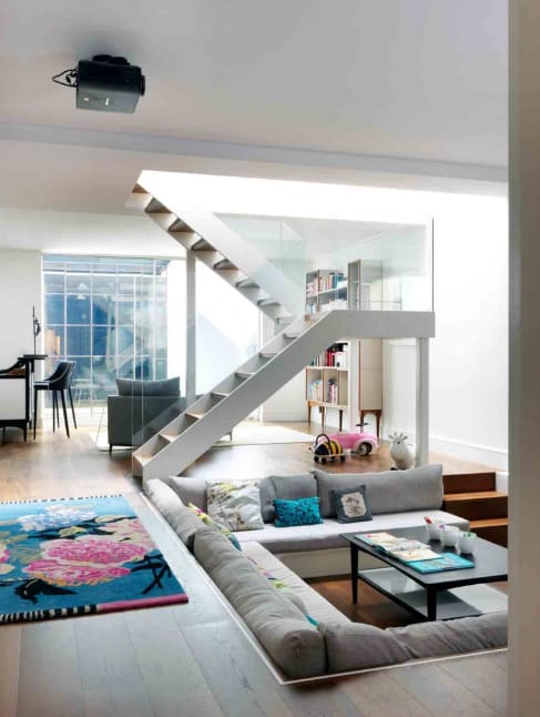 V-Shaped Stairs for Dramatic Entrance