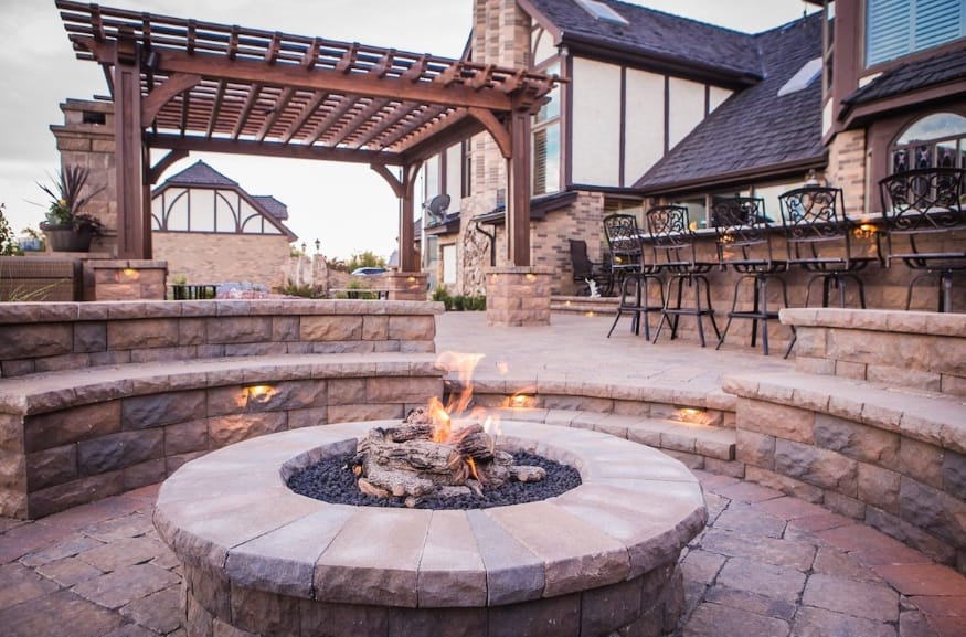 6 Backyard Design Ideas with a Fire Pit You Will be Surprised