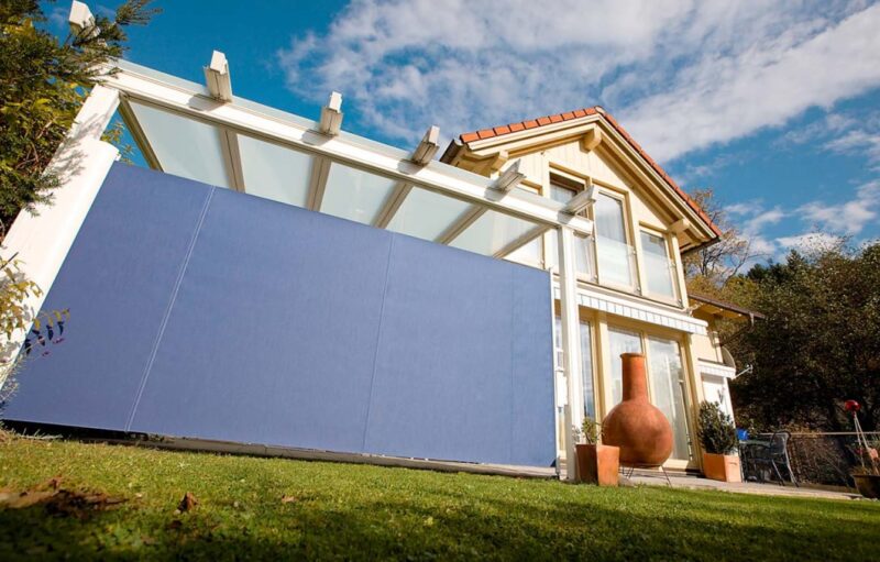 How to Choose The Right Retractable Privacy Screen