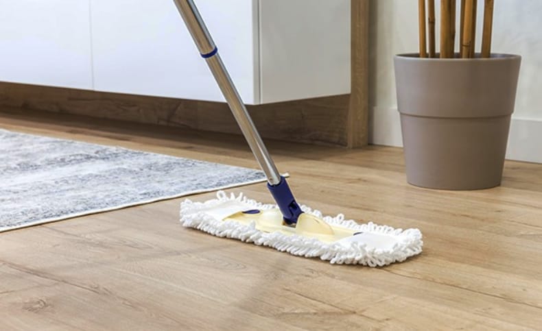 How to Use Fabuloso on Wood Floors