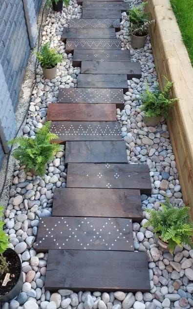 Side of House Walkway Ideas