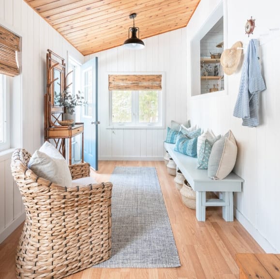 Simple Foyer Interior