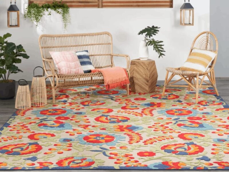 Orange and Blue for a Striking Look